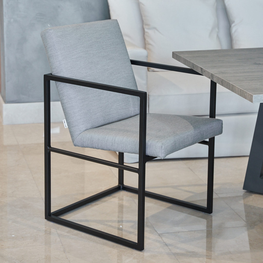 leLEAD CHINE BLACK 302