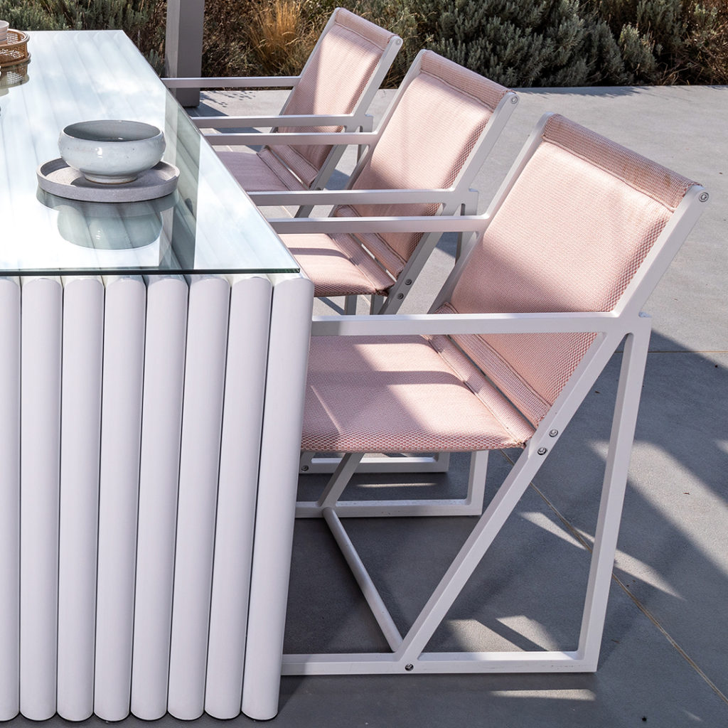 silla-arosa-terraza-exterior-muebles-verano-panama-octubre 1